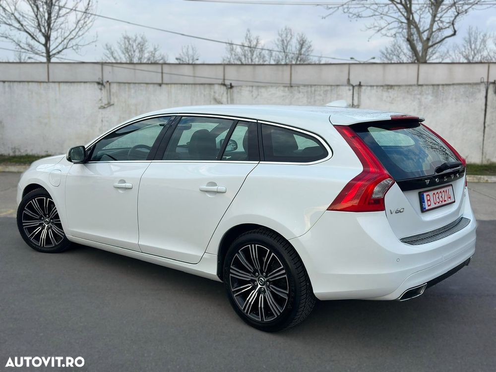 Volvo V60 D6 Plug-In-Hybrid AWD Geartronic Summum - 2