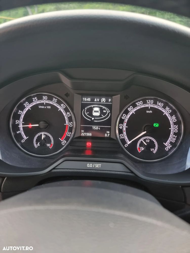 Skoda Octavia 2.0 TDI DSG Tour - 14