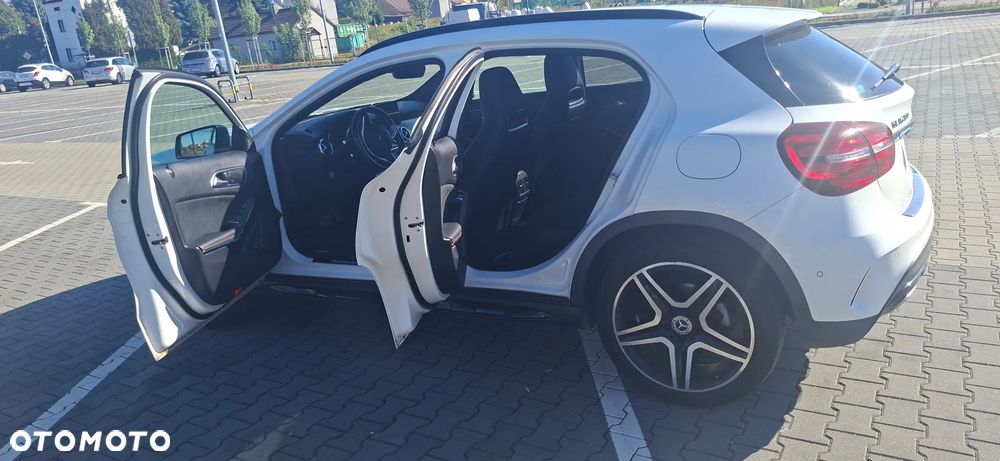 Mercedes-Benz GLA 200 7G-DCT AMG Line - 12