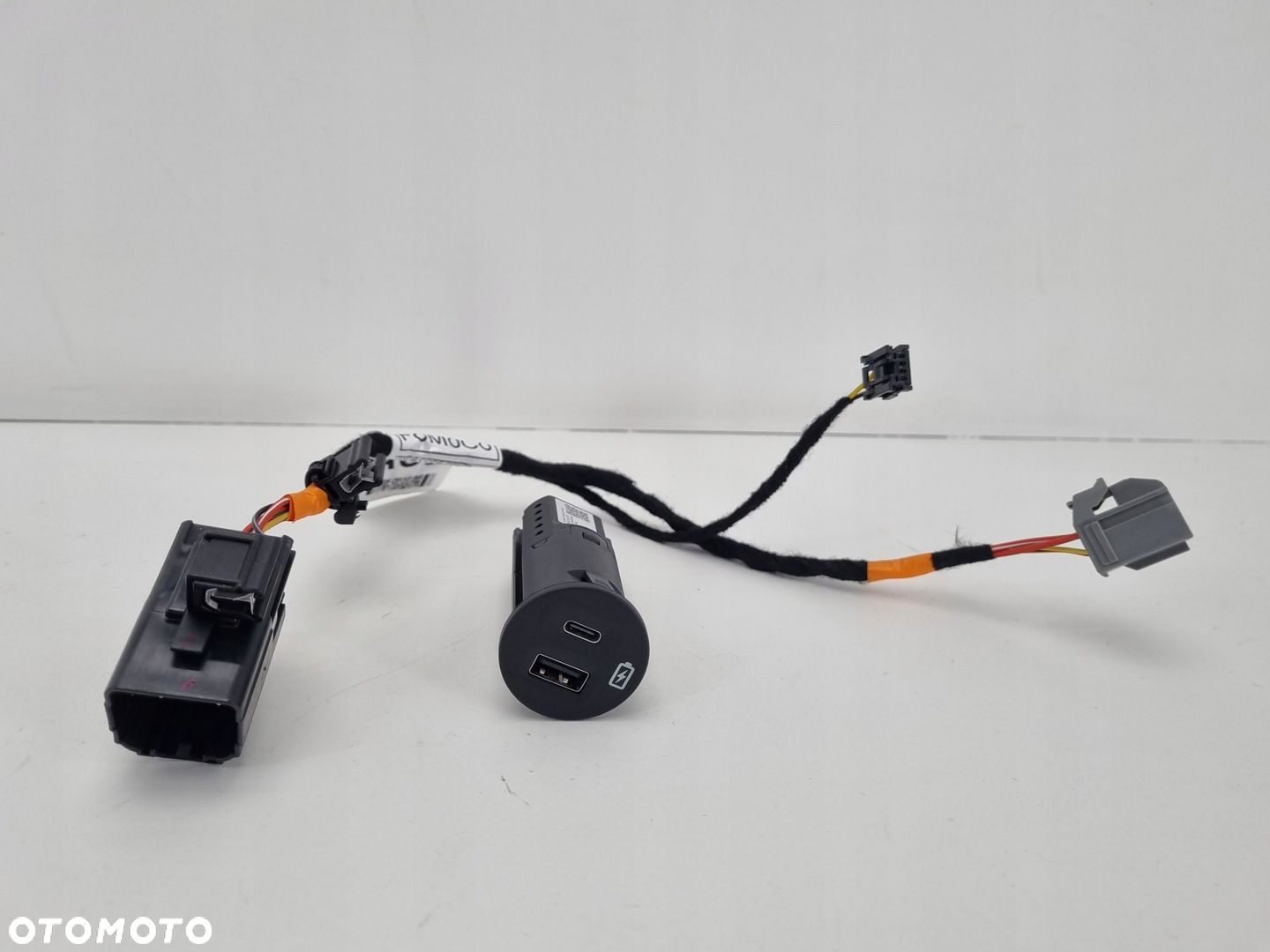 FORD RANGER 6 VI GNIAZDO PORT USB HUB 22- N1WT-19J211-AB - 2