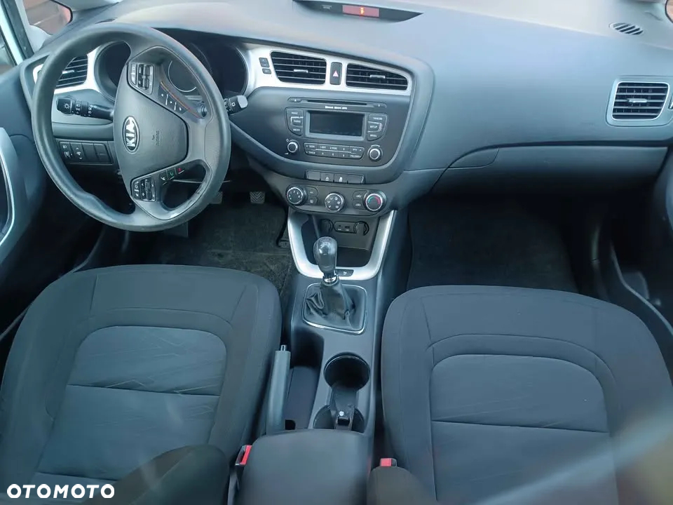 Kia Ceed 1.4 CVVT Dream-Team Edition - 8
