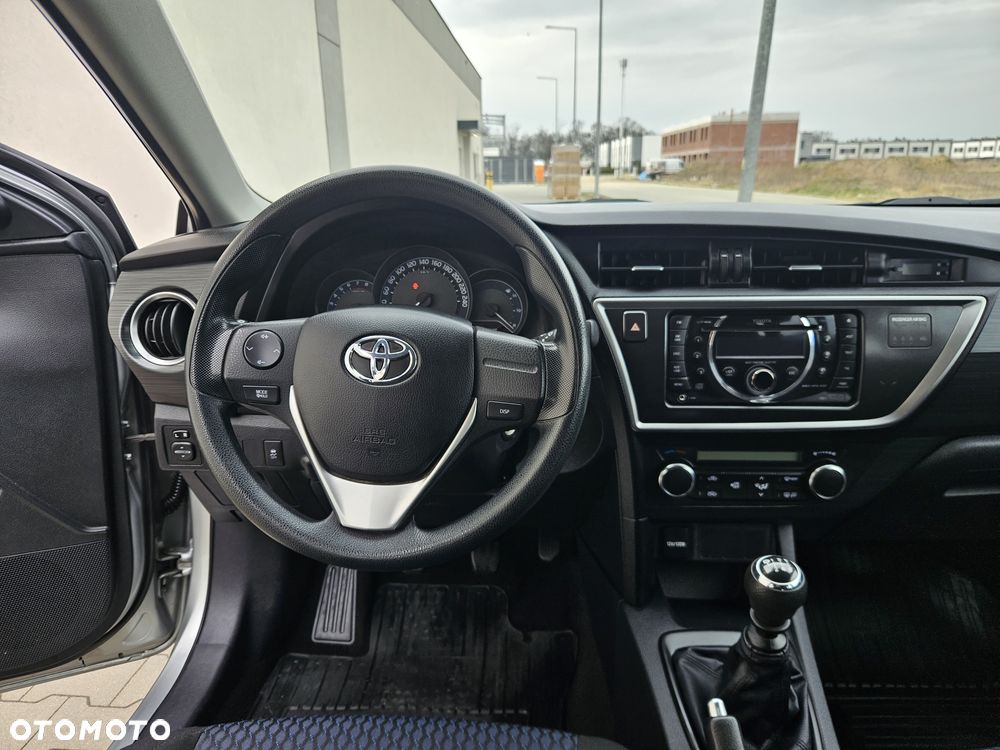 Toyota Auris 1.33 Dual-VVT-i Comfort - 26