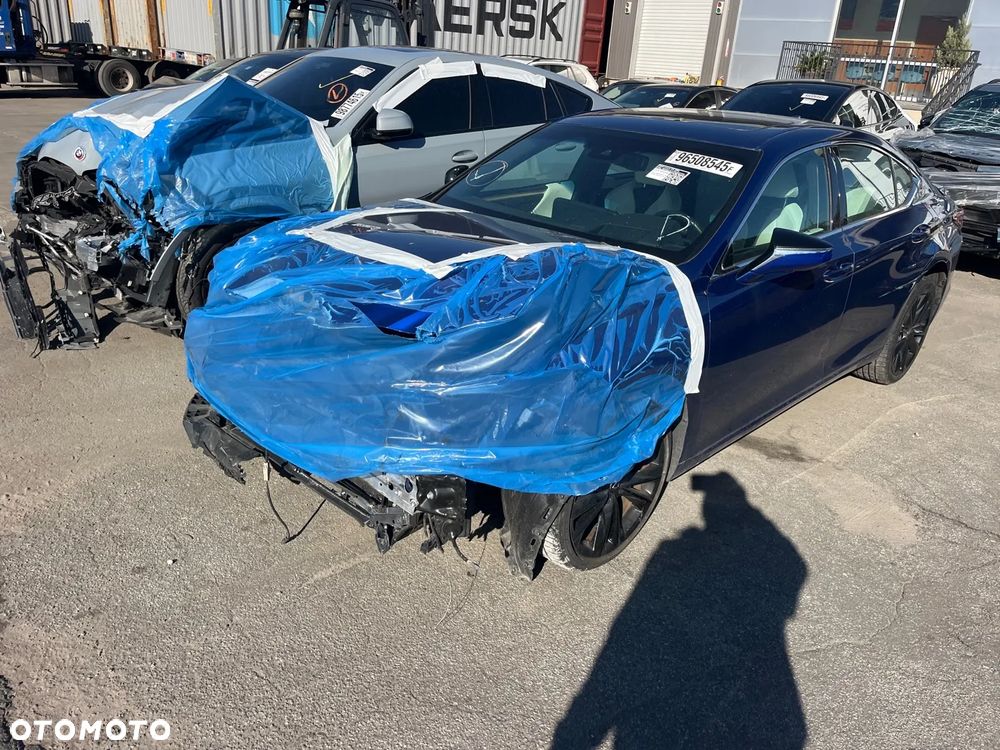 Lexus ES 300h F Sport - 6