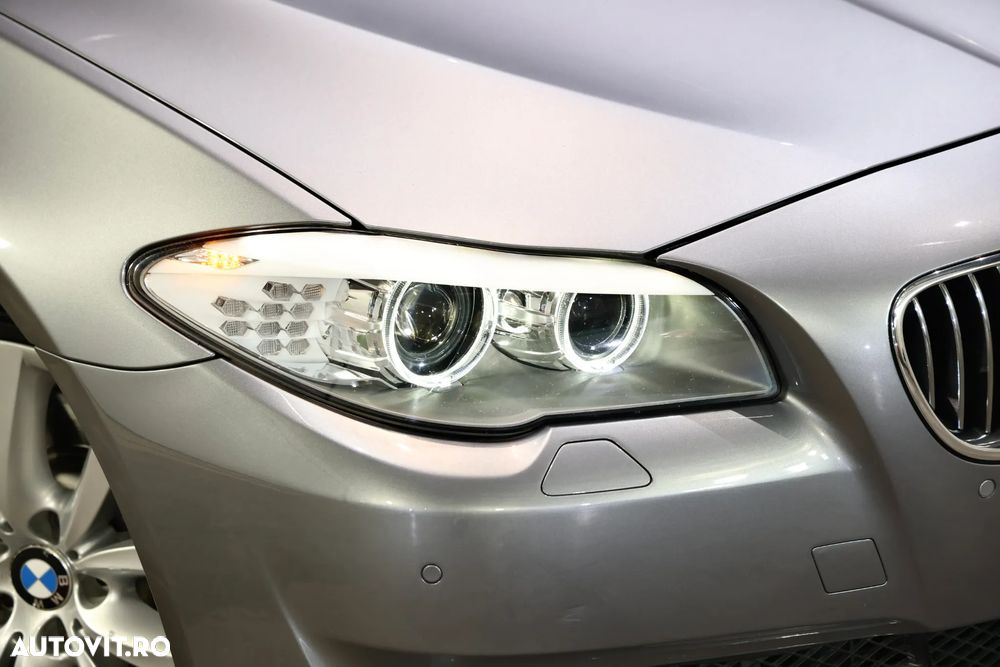 BMW Seria 5 520i Aut. Modern Line - 33