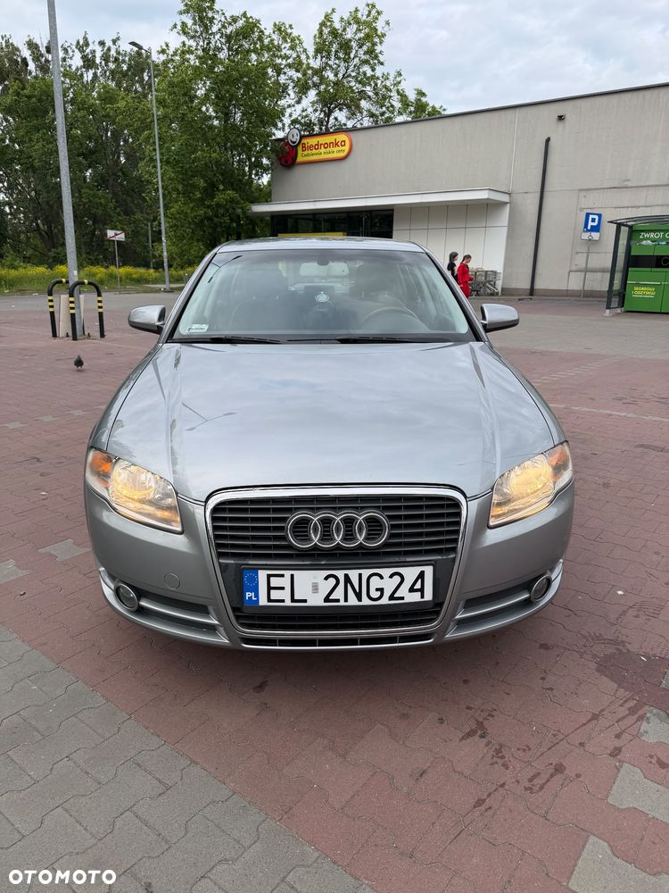 Audi A4 Limousine - 1