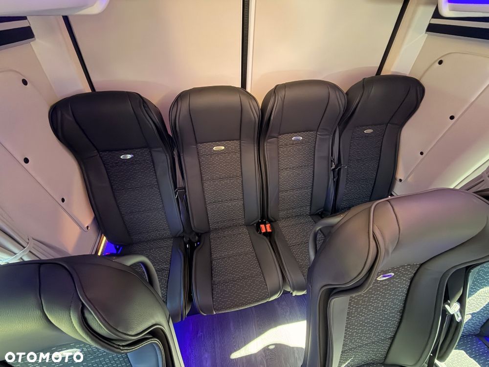 Mercedes-Benz Sprinter 519 - 20