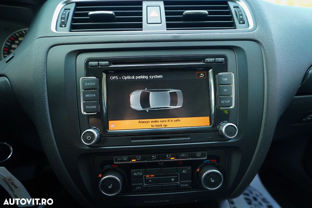 Volkswagen Jetta - 10