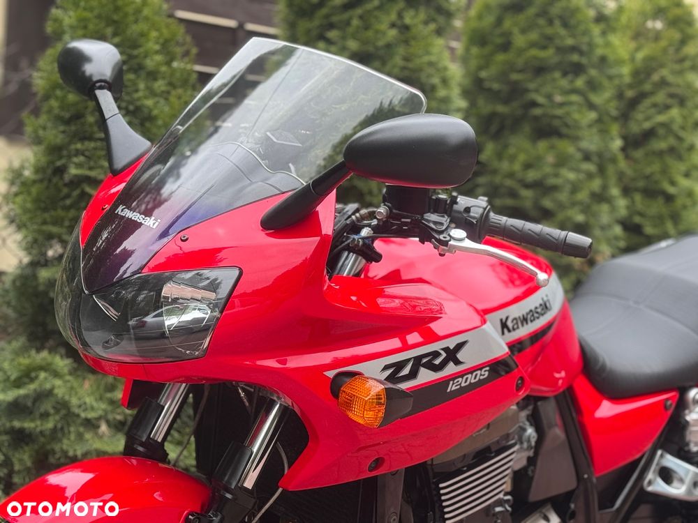 Kawasaki ZRX - 12