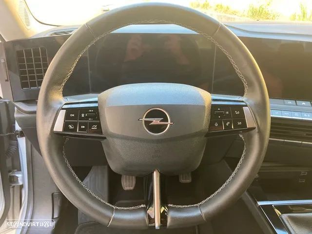 Opel Astra 1.2 T GS - 12