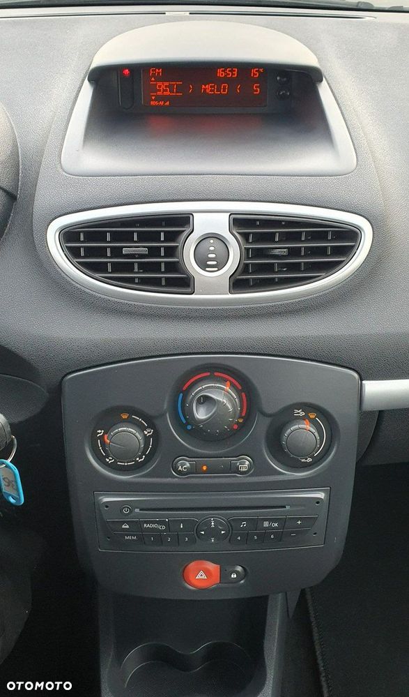 Renault Clio - 9