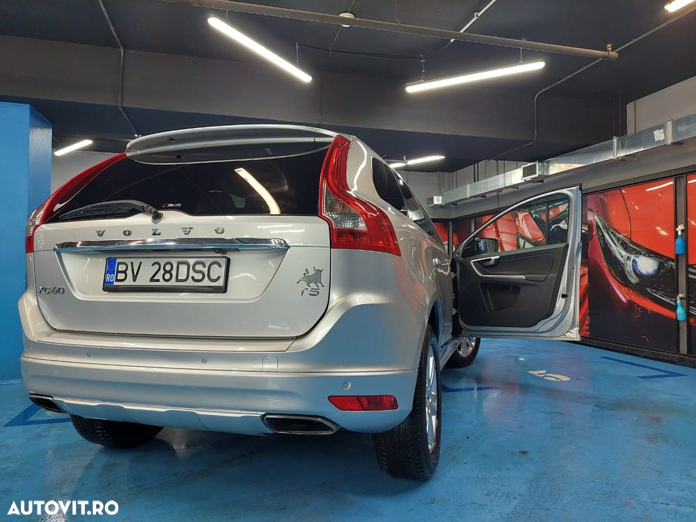 Volvo XC 60 T5 Geartronic Momentum - 18