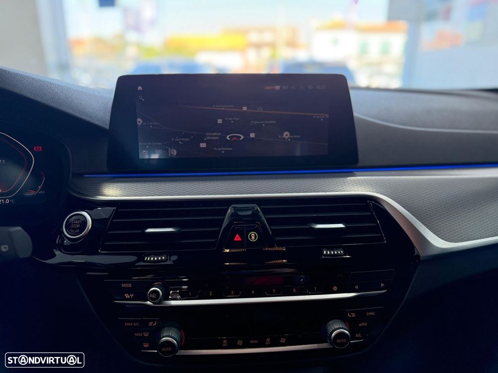 BMW 520 d Pack Desportivo M Auto - 9