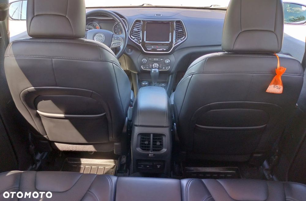 Jeep Cherokee - 20