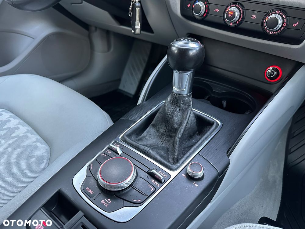 Audi A3 Limousine 1.4 TFSI Ambiente - 23