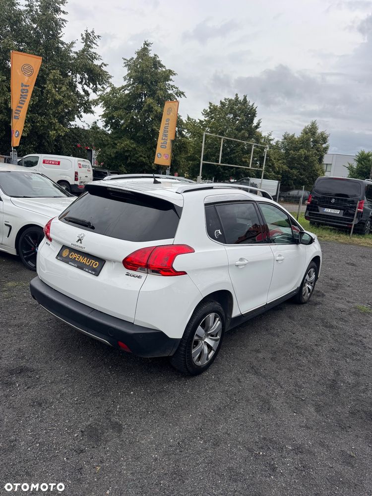 Peugeot 2008 1.2 Pure Tech Allure S&S EAT6 - 4