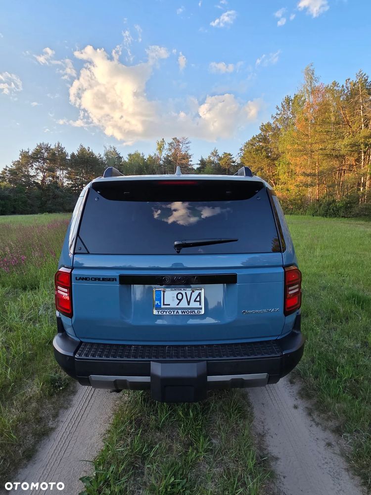 Toyota Land Cruiser - 16