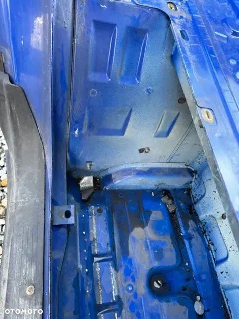 Stopień słupek próg lewy ćwiartka Iveco Daily po 14r - 2