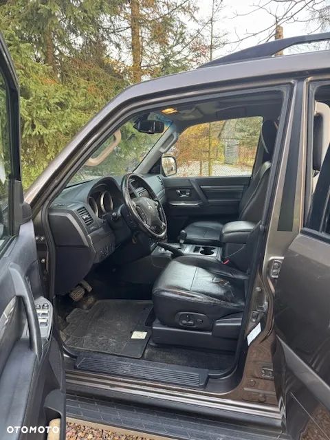 Mitsubishi Pajero - 6