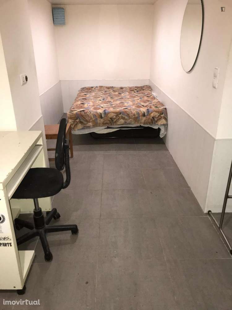 Quarto - localizado em Penha de França Lisbon - Grande imagem: 3/22