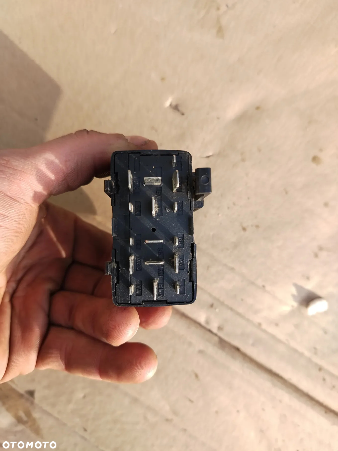 PRZEKAŹNIK ŚWIEC ŻAROWYCH VW T4 1.9 TD ABL 701906123 - 2