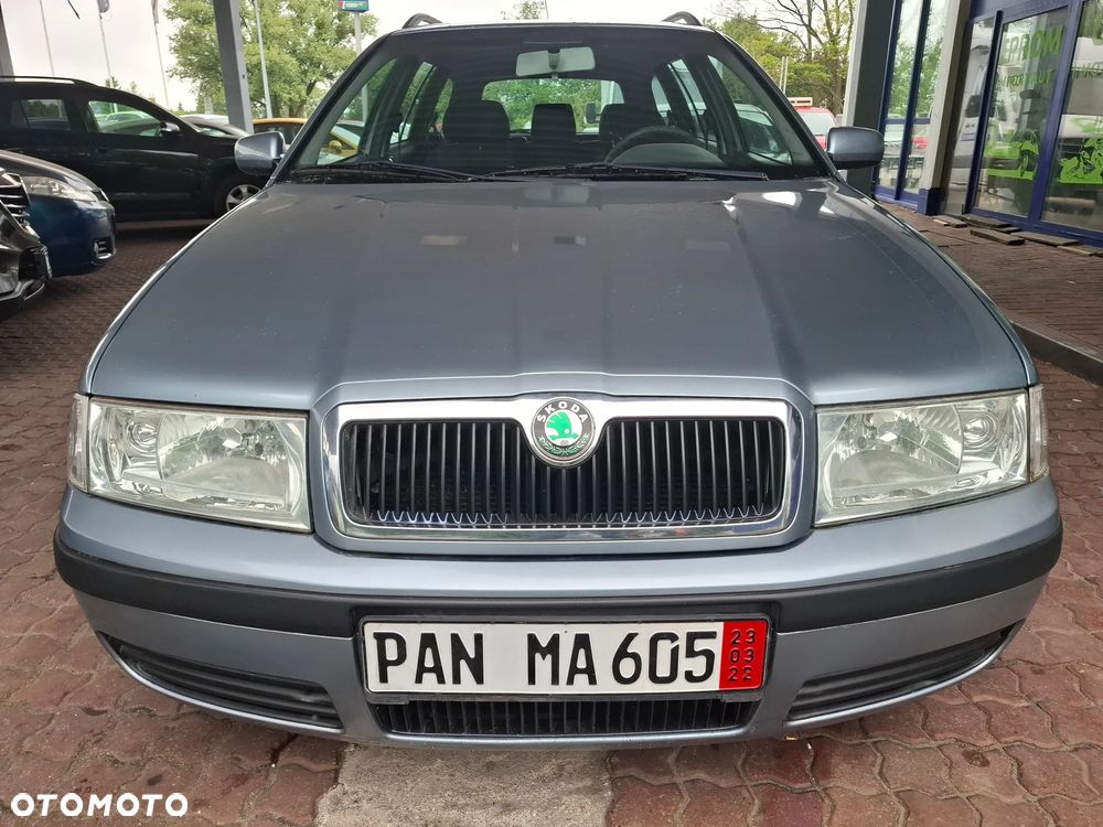 Skoda Octavia 1.6 Combi Ambiente - 22