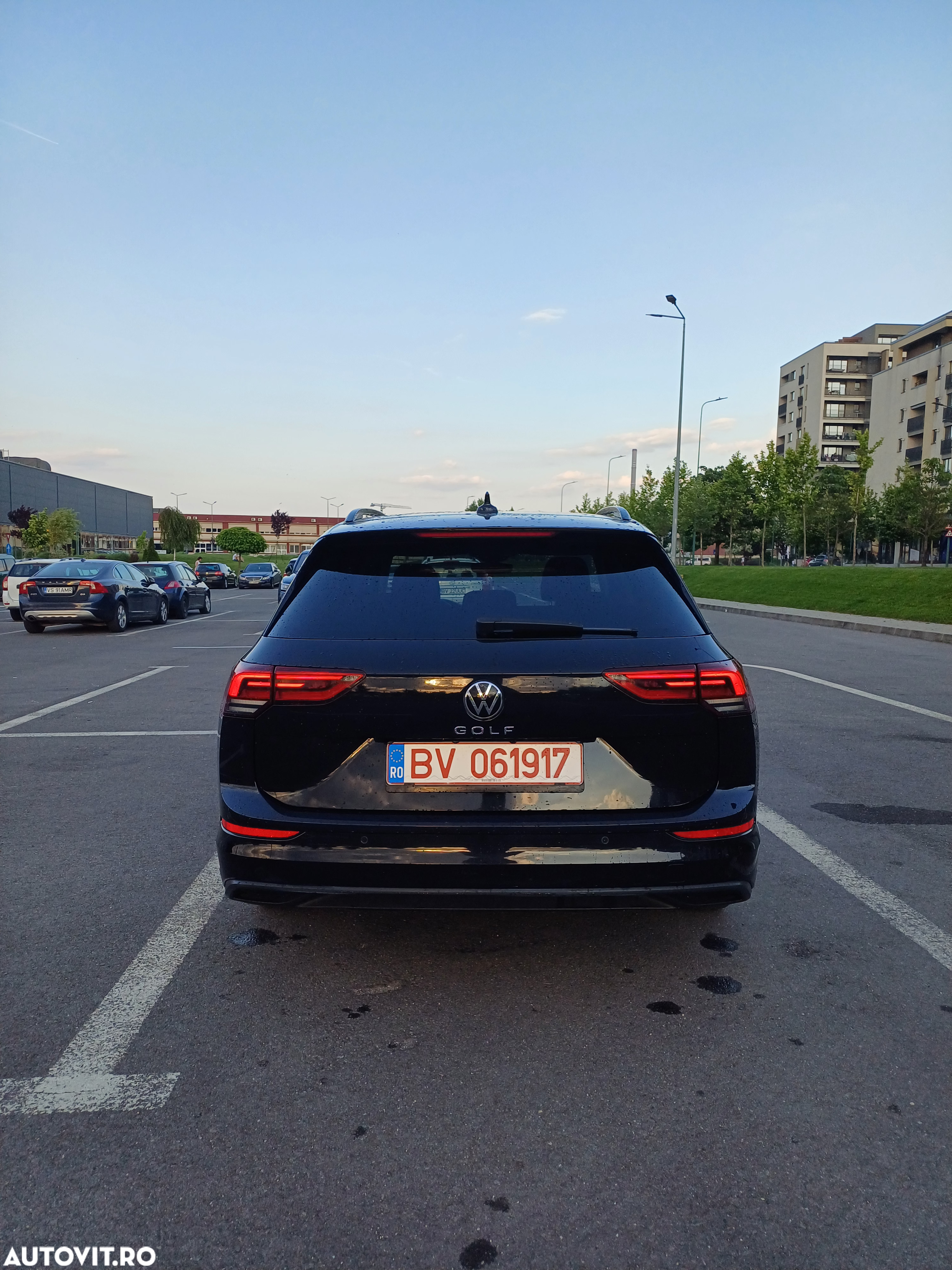 Volkswagen Golf Variant 2.0 TDI 116CP Life - 4