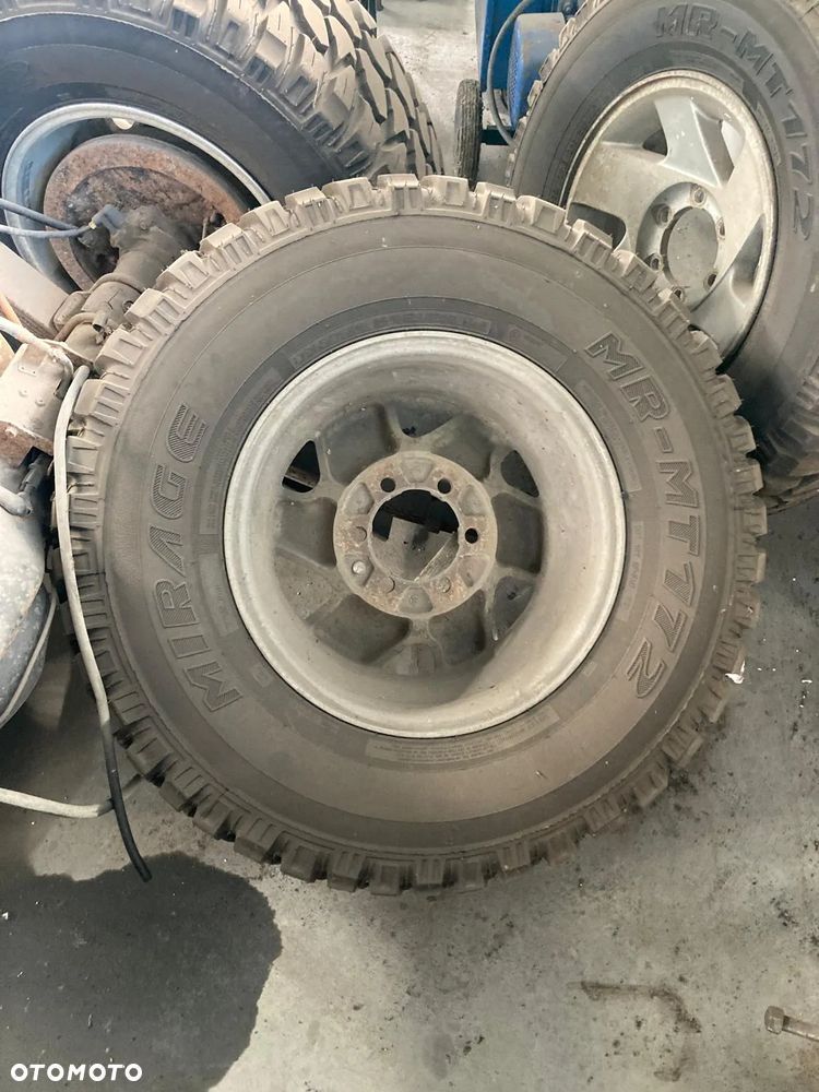 Mitsubishi L200 - 12