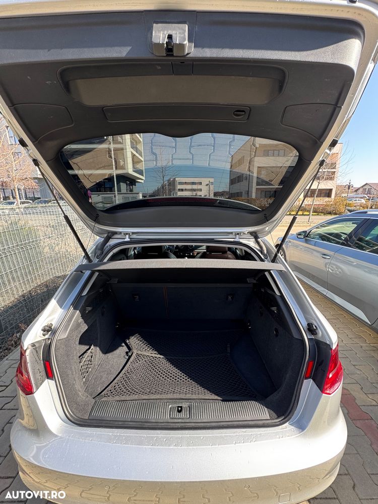 Audi A3 1.6 TDI S line Sportpaket - 14