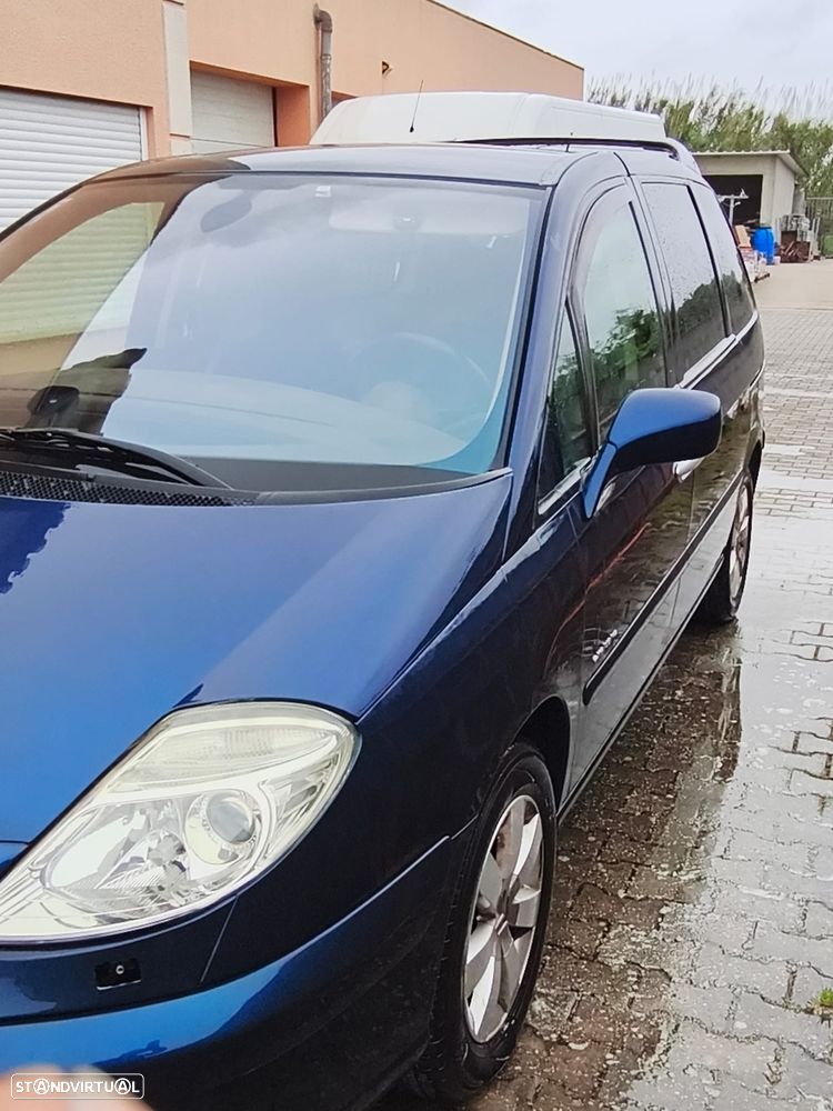 Citroën C8 2.2 HDi 16V Exclusive - 4