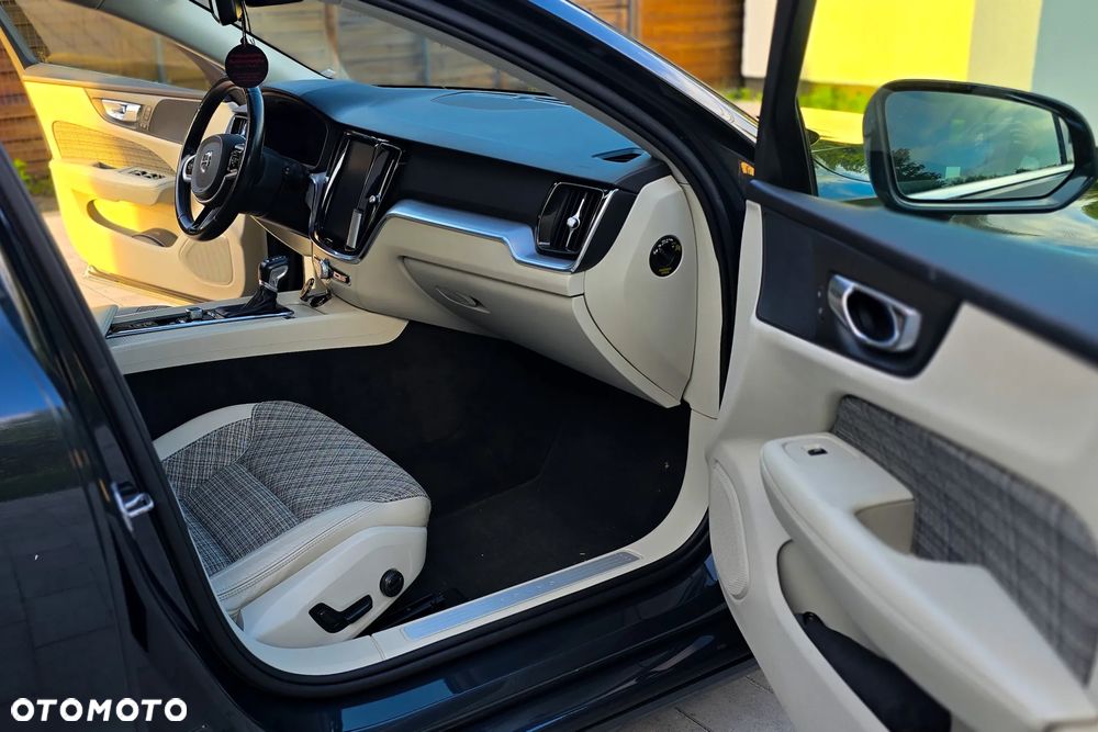 Volvo V60 2019 photo 4