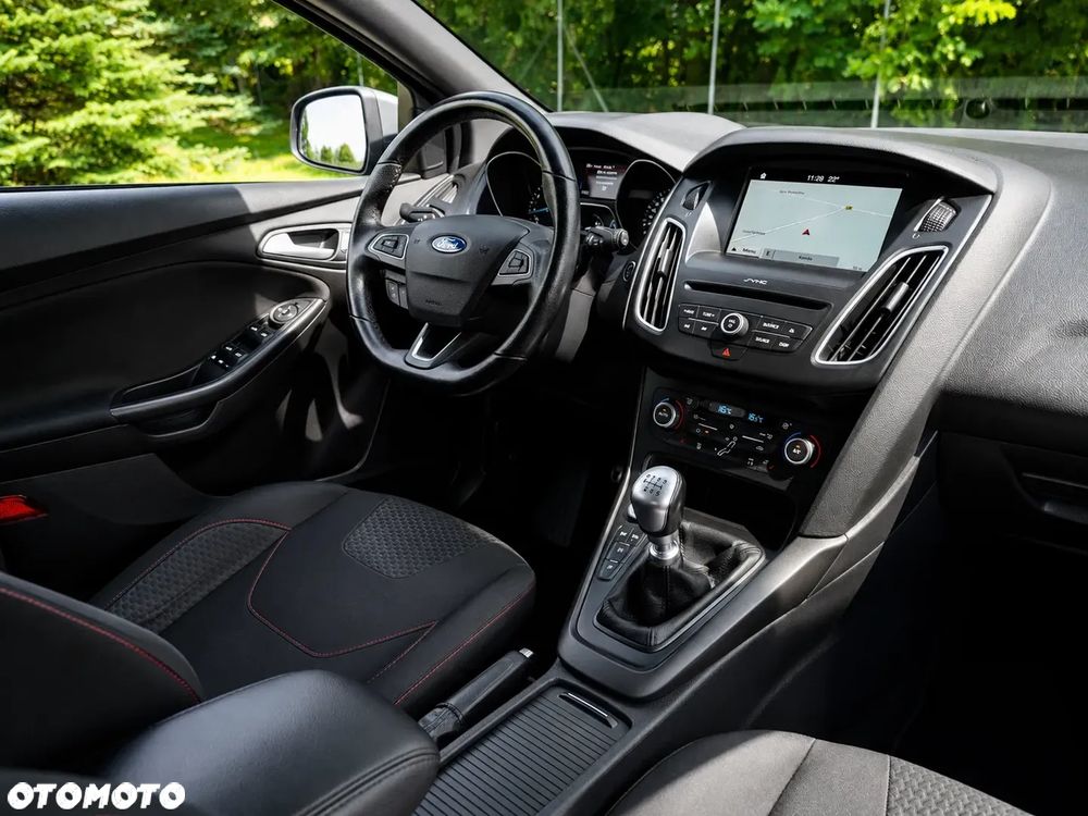 Ford Focus 1.5 EcoBoost ST-Line - 11