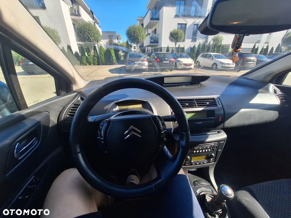 Citroën C4 1.6 HDi FAP Confort - 7