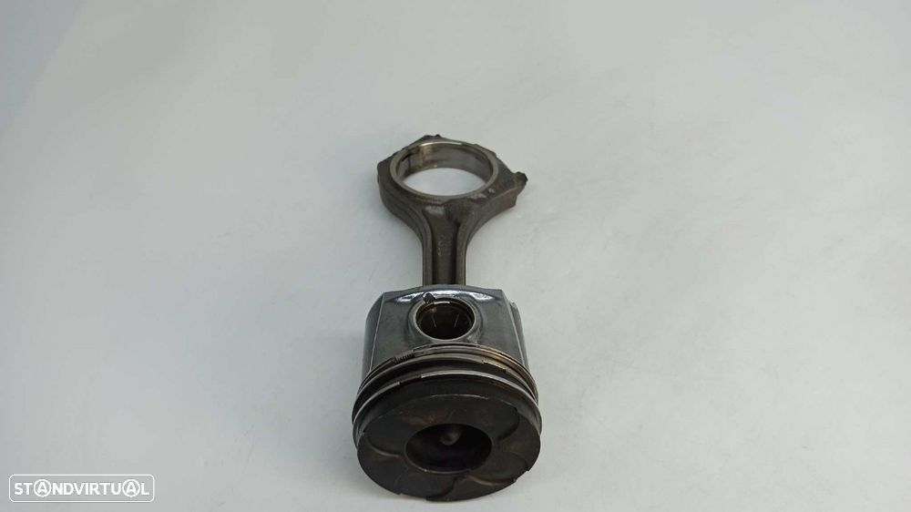BIELA AUDI A4 CABRIO (8H) 2.5 TDI - 10