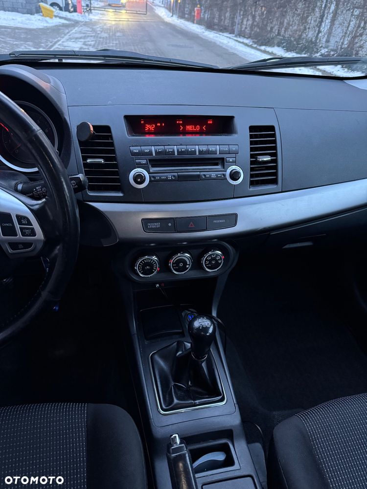 Mitsubishi Lancer 1.8 Inform - 12