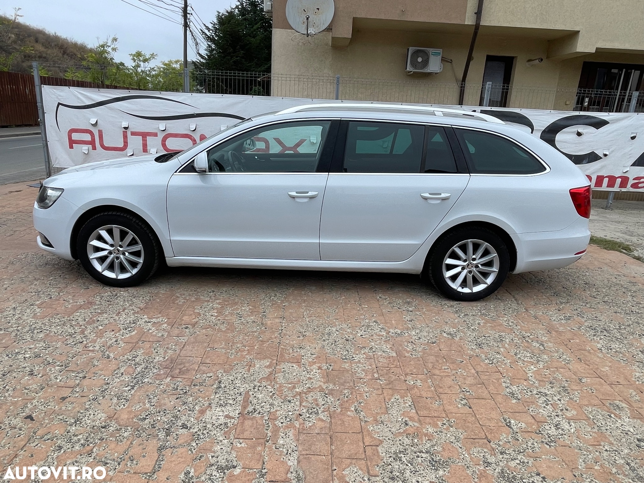 Skoda Superb 1.6 TDI Ambition - 10