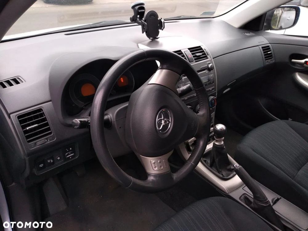 Toyota Corolla - 8