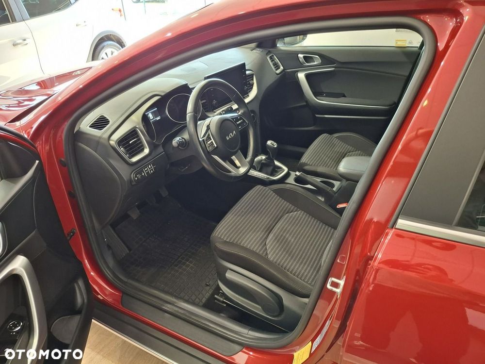 Kia XCeed - 11