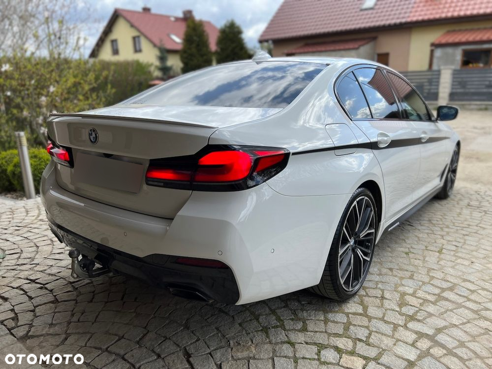 BMW Seria 5 520d M Sport - 9