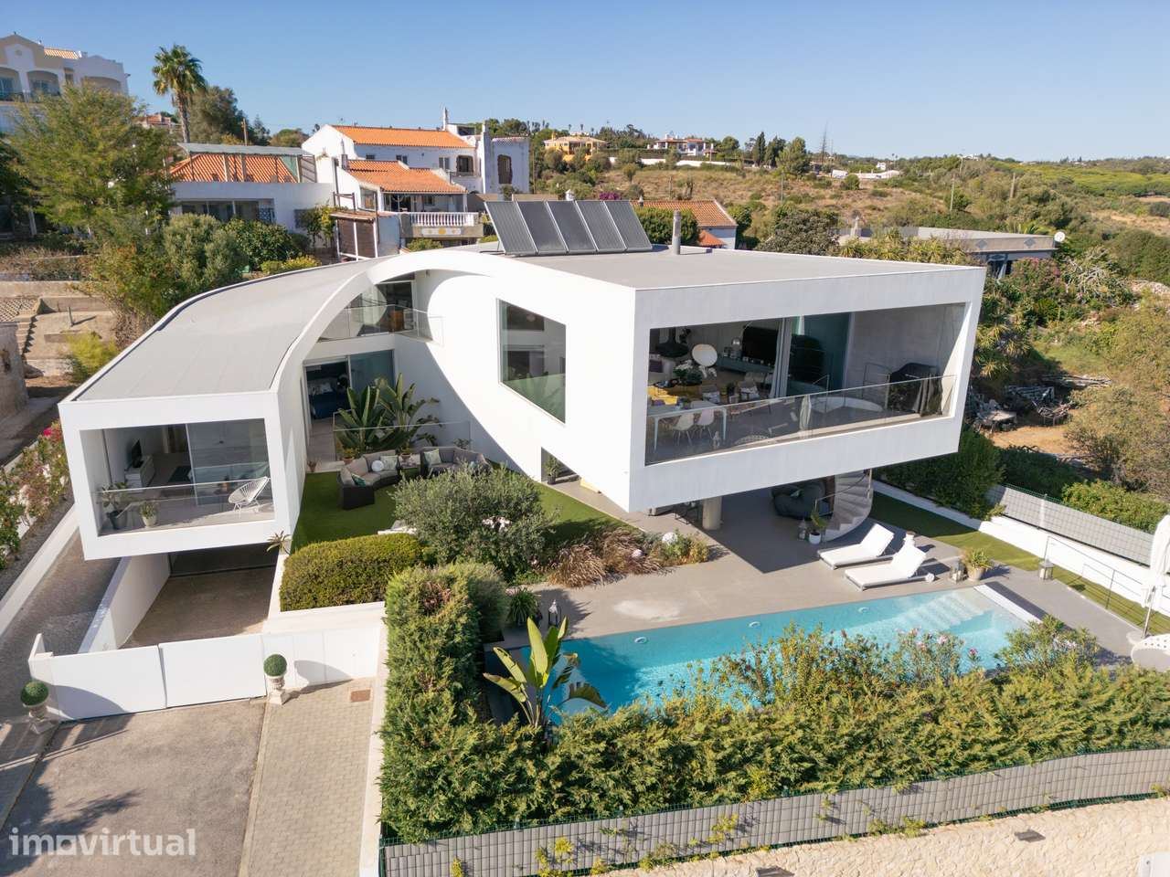 Exceptional contemporary villa with ocean views in Lagos - Grande imagem: 2/62