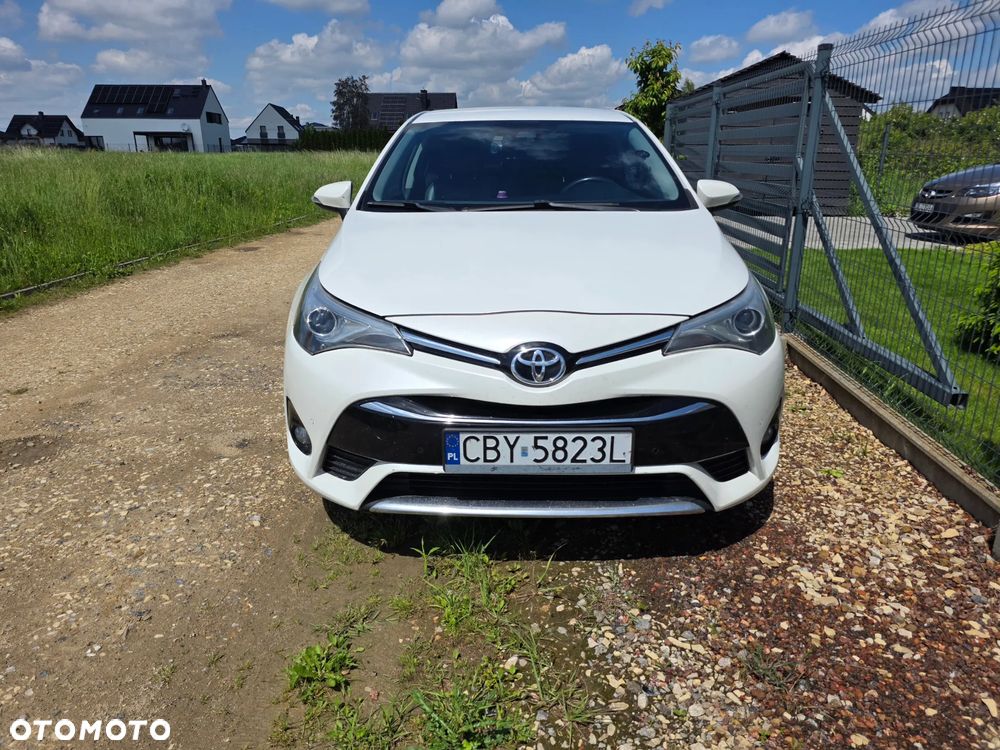 Toyota Avensis 2.0 D-4D Prestige - 2
