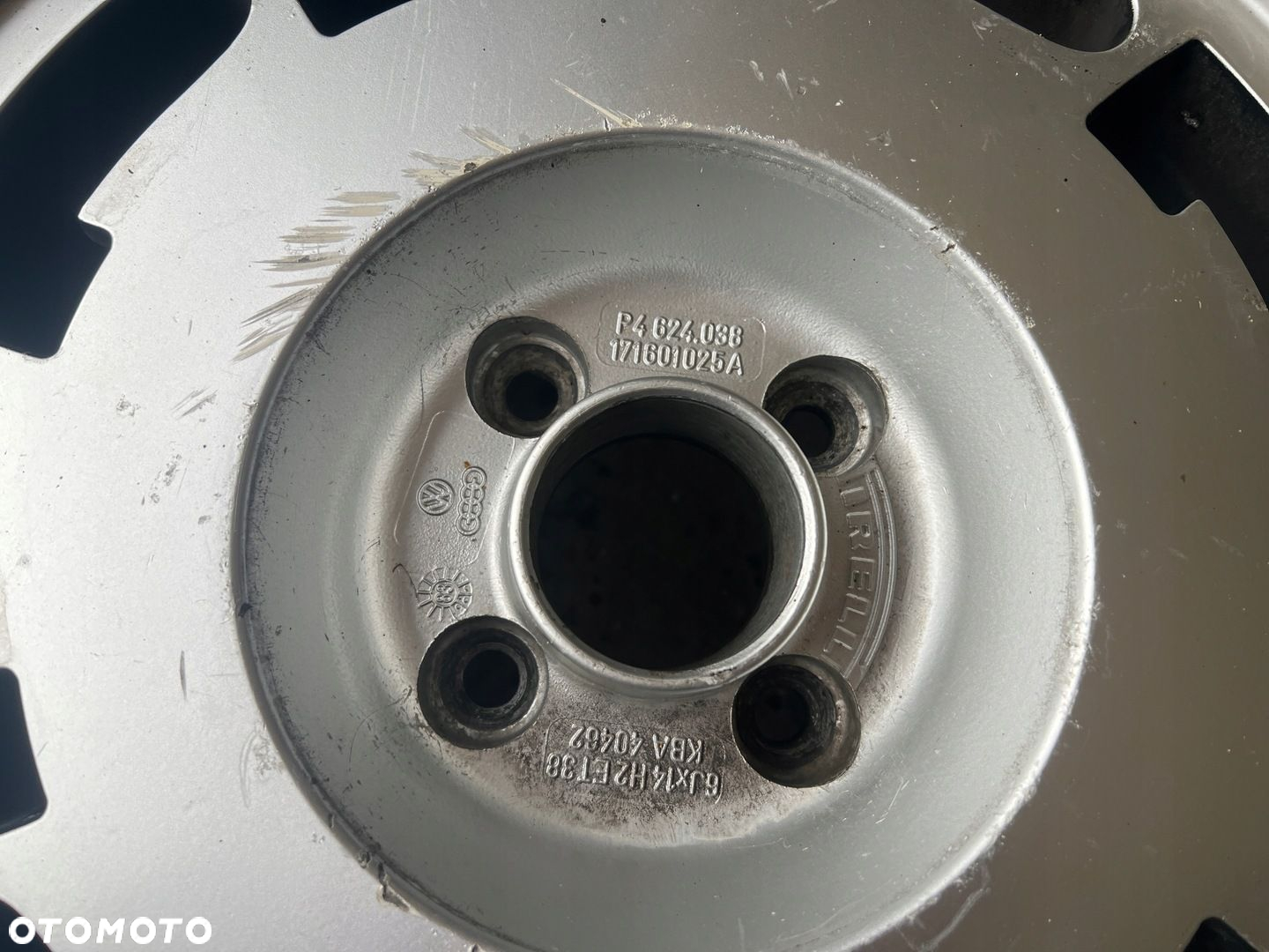 FELGI ALU VW VOLKSWAGEN GOLF 1 2 PIRELLI 14 4X100 ET38 ORYGINALNE - 4