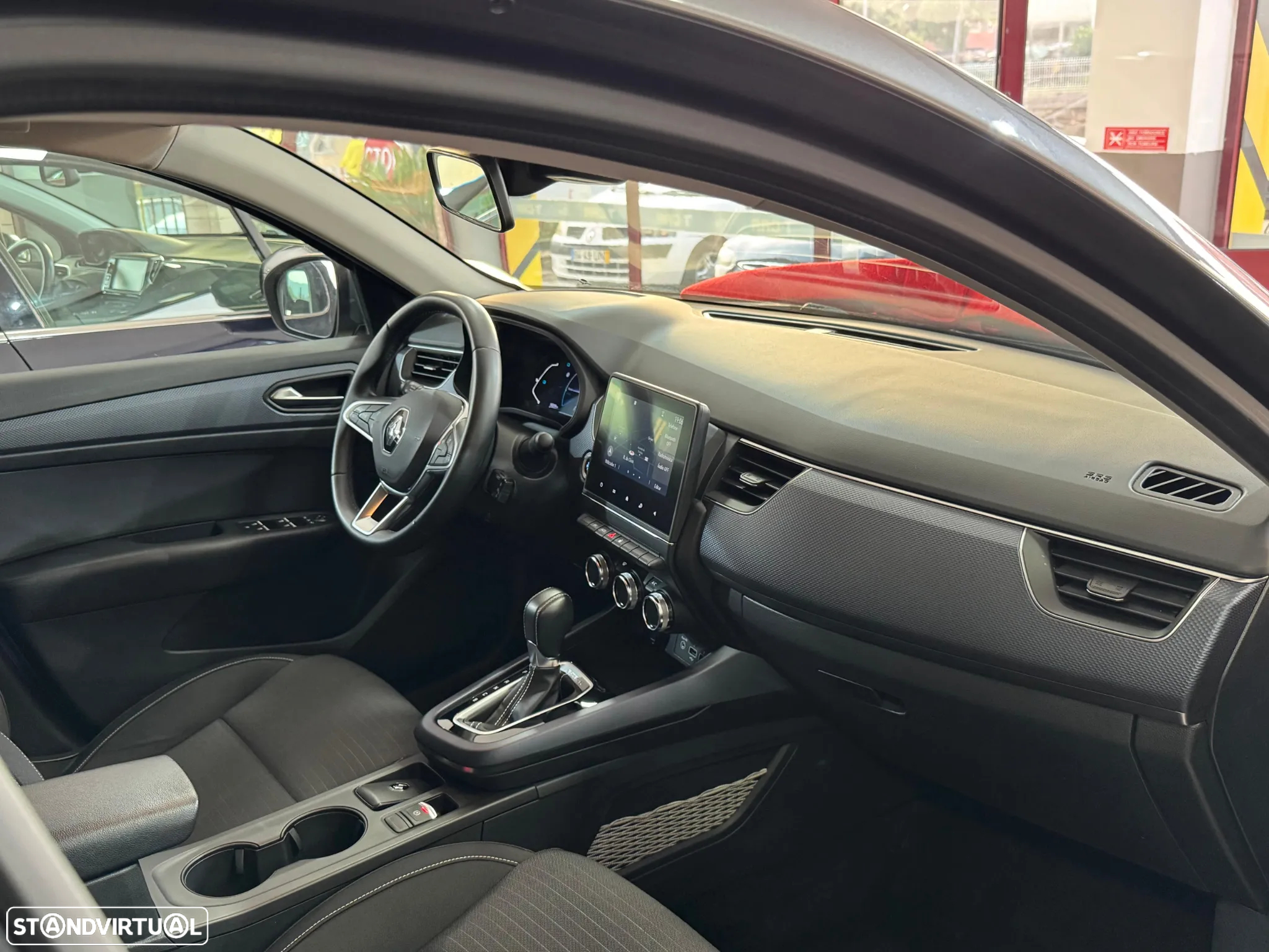 Renault Arkana 1.6 E-Tech Business - 19