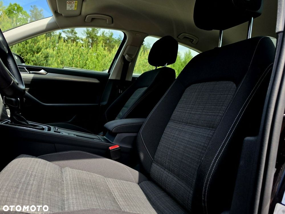 Volkswagen Passat - 29