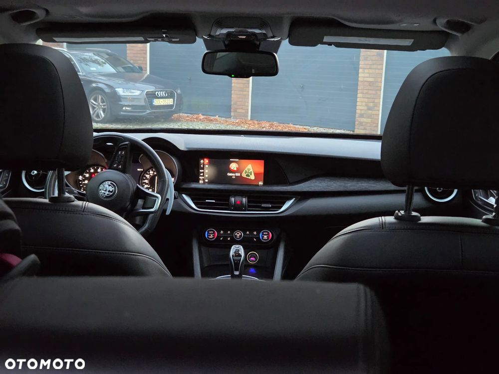 Alfa Romeo Stelvio 2.0 Turbo Veloce Q4 - 19