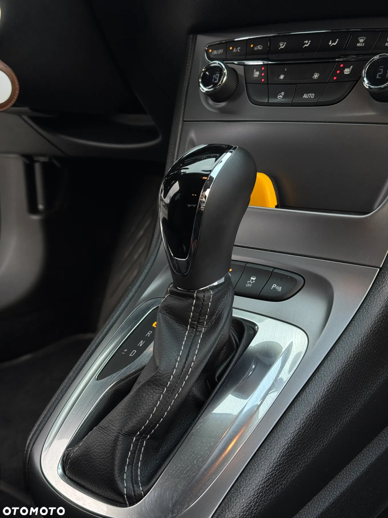 Opel Astra V 1.4 T Elite S&S - 23