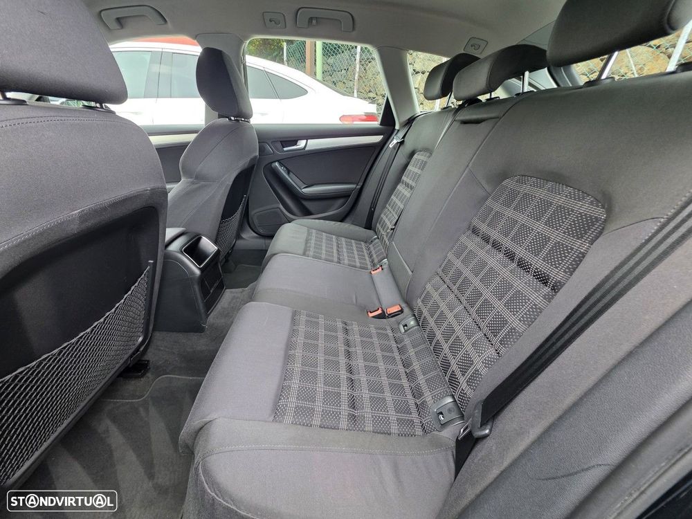 Audi A4 Avant 2.0 TDI Advance - 7