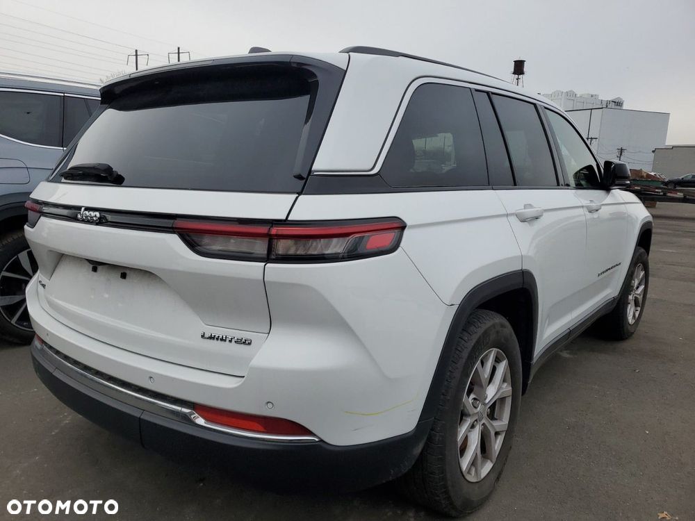 Jeep Grand Cherokee - 31