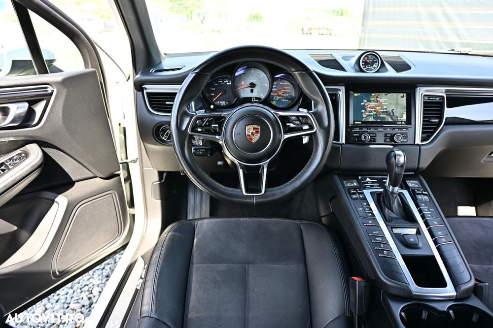 Porsche Macan - 13