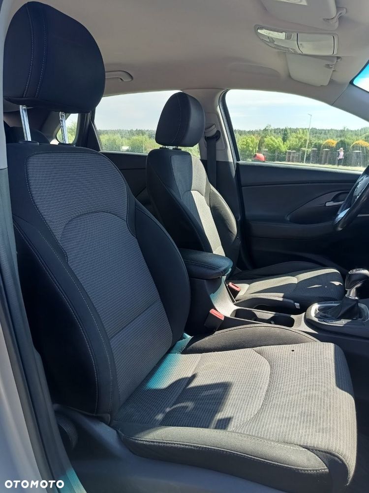 Hyundai i30 1.4 Classic + - 18