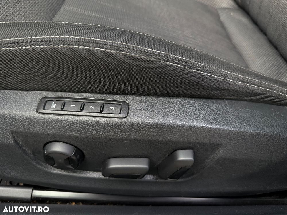 Skoda Superb 2.0 TDI DSG Premium Edition - 31